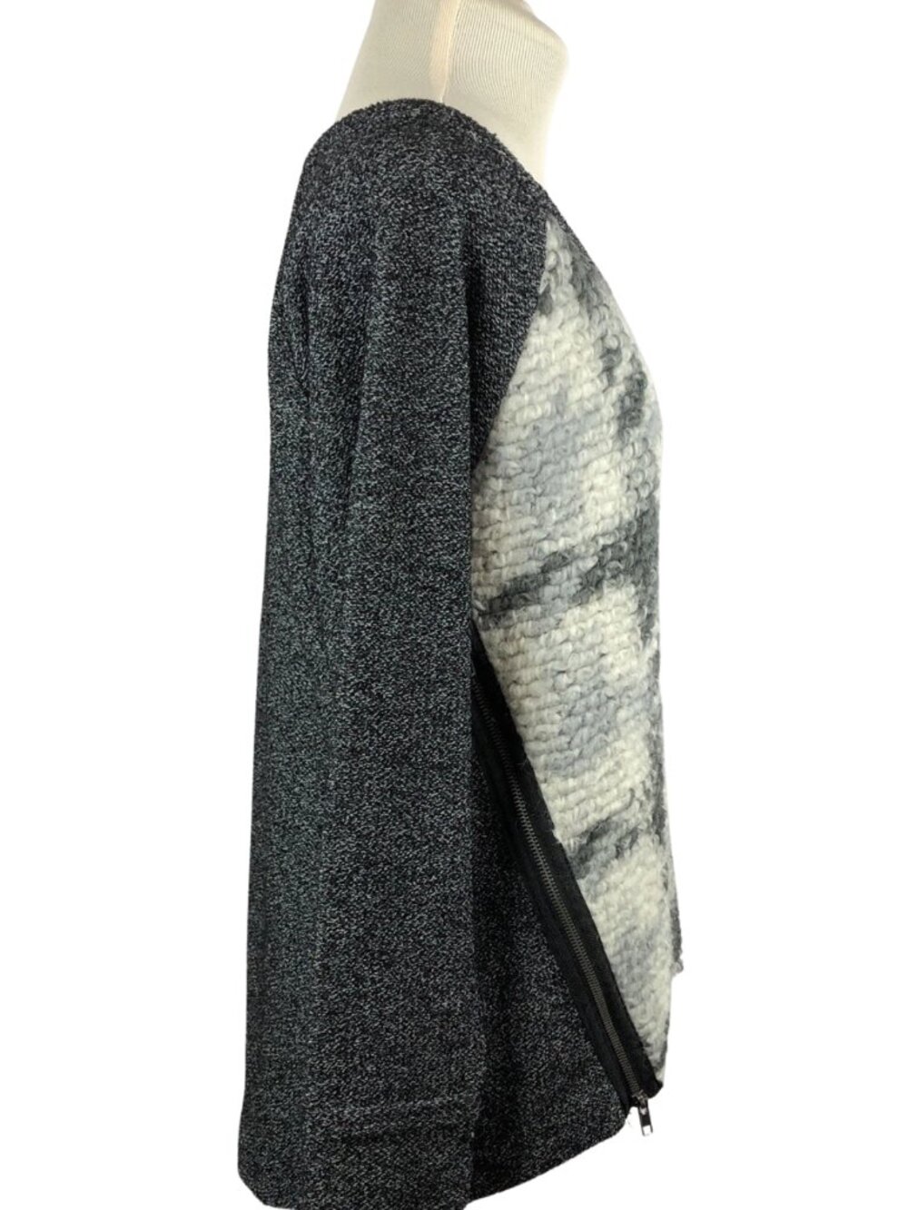Anthropologie Charcoal and Cream Plaid V-Neck Sweater Size L - Picture 4 of 6